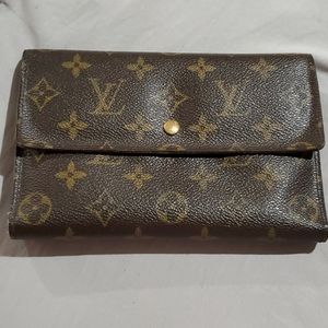Authentic Louis vuitton monogram wallet